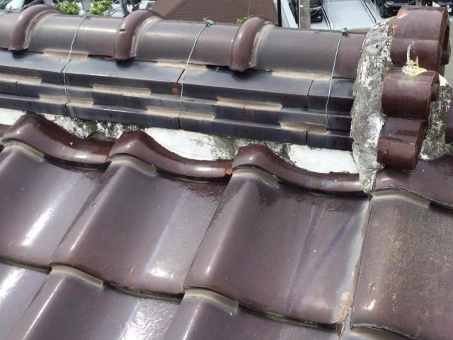 高砂市の棟漆喰の経年劣化